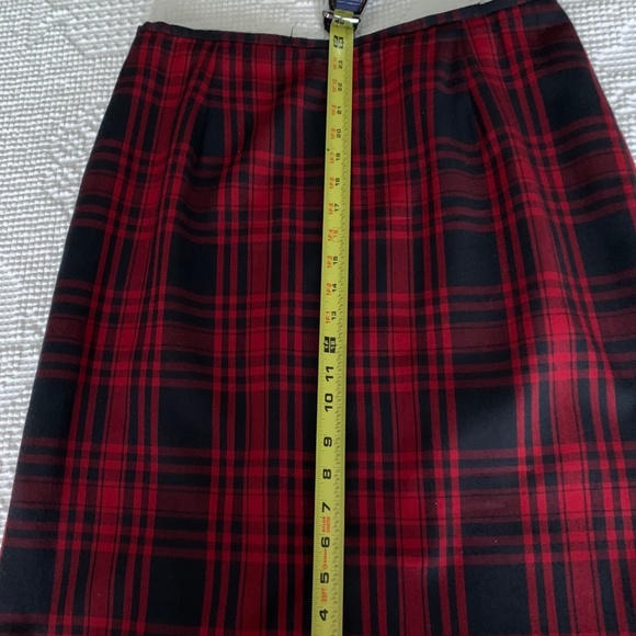 Size 14 Wool and Rayon Skirt - Picture 6 of 10